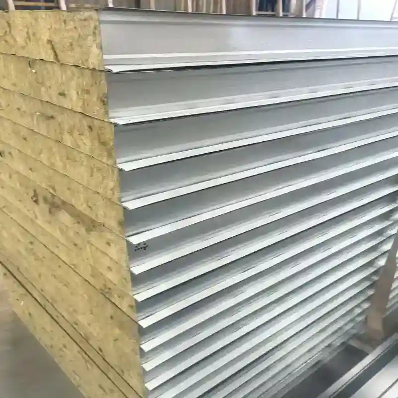 Kompozitní střešní panel