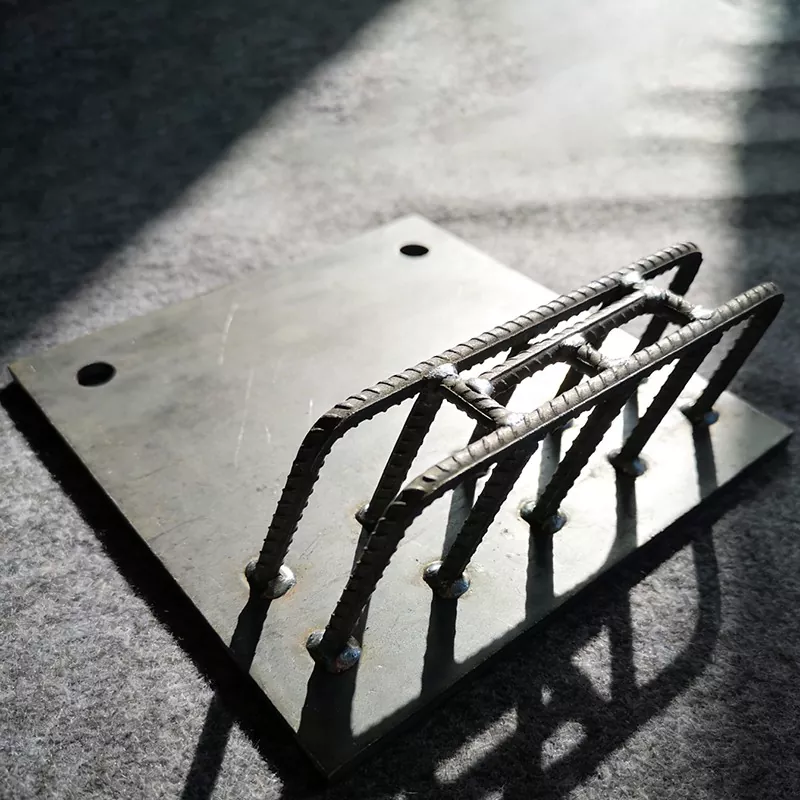 Zabudovaná kotevní deska