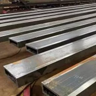 Pravoúhlá čtvercová trubka